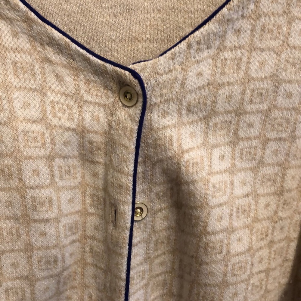Cardigan - Picture 2 of 3